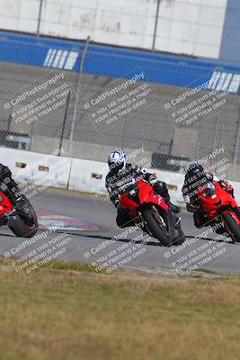 media/Nov-26-2022-Fastrack Riders (Sat) [[b001e85eef]]/Level 2/Session 3 Outside Turn 9/